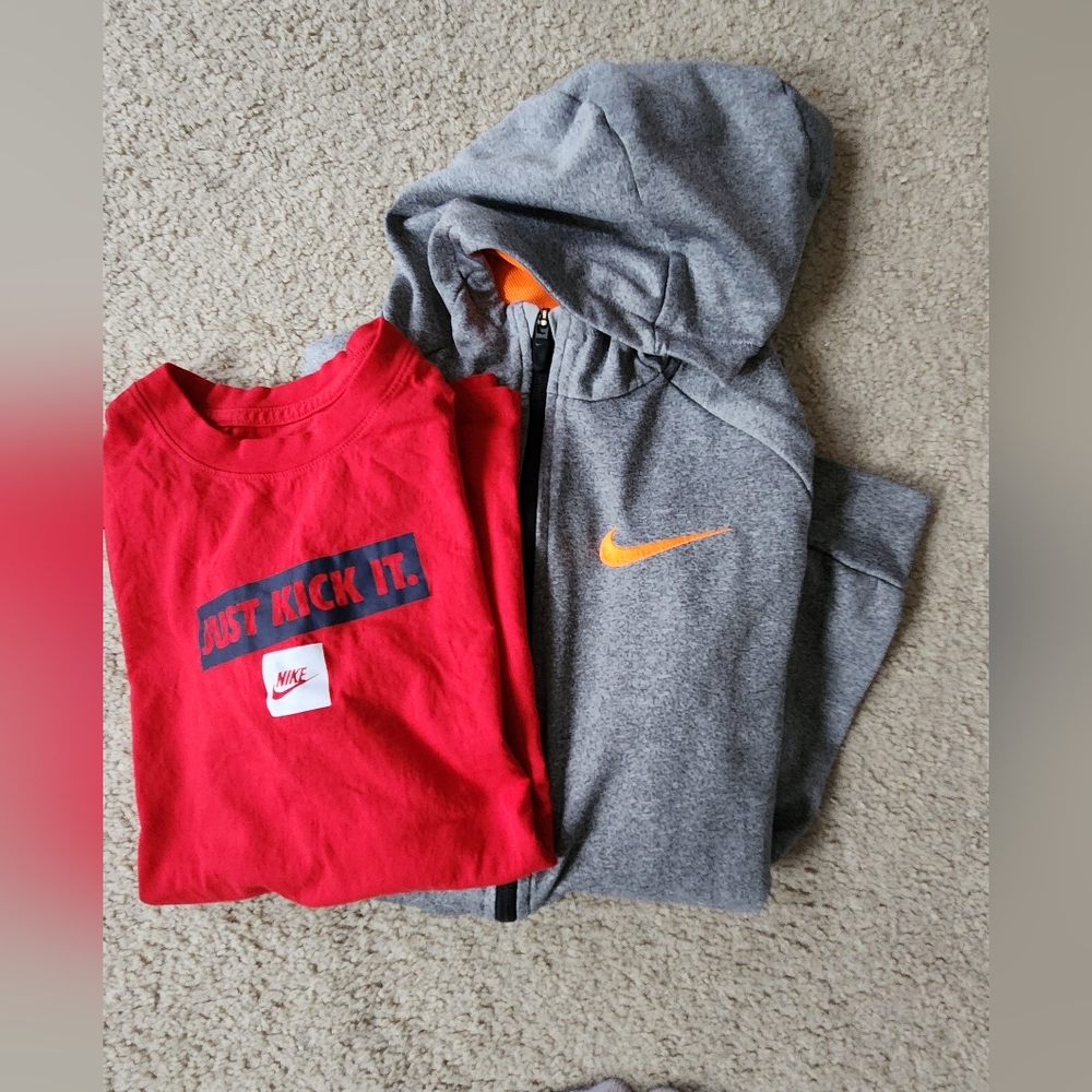 Boys Nike t-shirt and hoodie set